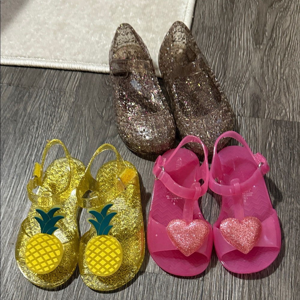 Old navy Glittery Kids Jelly Sandals Set - Pink, Gold, Brown (3 pair) size 6-7